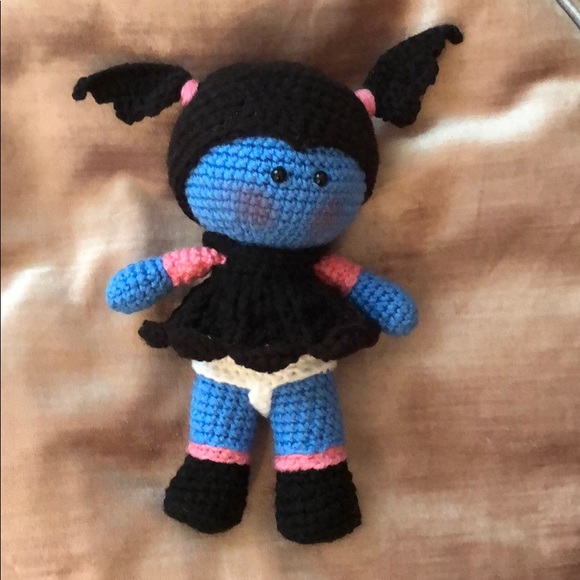 crochet vampirina hat
